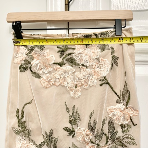 TOBI Floral Embroidered Mesh Mini Skirt S - fits like 6 - Picture 8 of 9